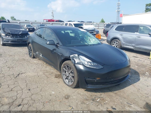 45524632 :رقم المزاد ، 5YJ3E1EA3JF036175 vin ، 2018 Tesla Model 3 Long Range/mid Range مزاد بيع