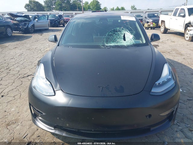 45524632 :رقم المزاد ، 5YJ3E1EA3JF036175 vin ، 2018 Tesla Model 3 Long Range/mid Range مزاد بيع