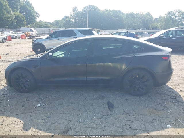45524632 :رقم المزاد ، 5YJ3E1EA3JF036175 vin ، 2018 Tesla Model 3 Long Range/mid Range مزاد بيع