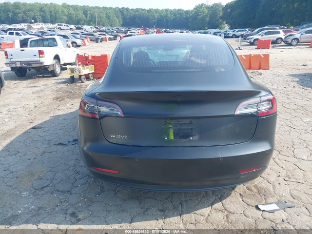 45524632 :رقم المزاد ، 5YJ3E1EA3JF036175 vin ، 2018 Tesla Model 3 Long Range/mid Range مزاد بيع