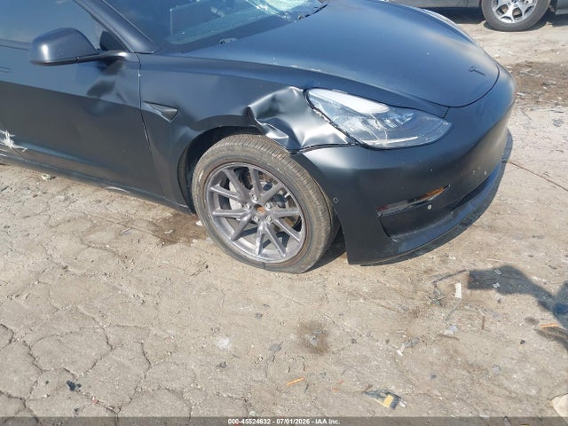 45524632 :رقم المزاد ، 5YJ3E1EA3JF036175 vin ، 2018 Tesla Model 3 Long Range/mid Range مزاد بيع