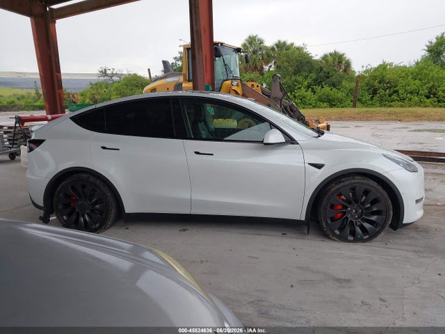 Продажа на аукционе авто 2022 Tesla Model Y Performance Dual Motor All-wheel Drive, vin: 7SAYGDEF1NF517533, номер лота: 45524636