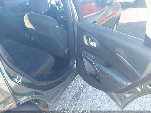 45524658 :رقم المزاد ، 1C4PJLCB5KD458087 vin ، 2019 Jeep Cherokee Latitude Fwd مزاد بيع