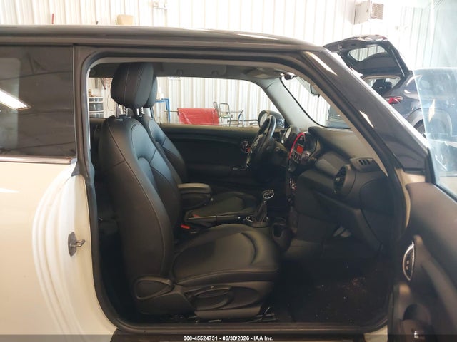 Продаж на аукціоні авто 2014 Mini Hardtop Cooper, vin: WMWXM5C59ET934104, номер лоту: 45524731