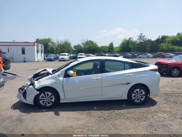 2018 Toyota Prius Three მანქანა იყიდება აუქციონზე, vin: JTDKARFU4J3057502, აუქციონის ნომერი: 45524772