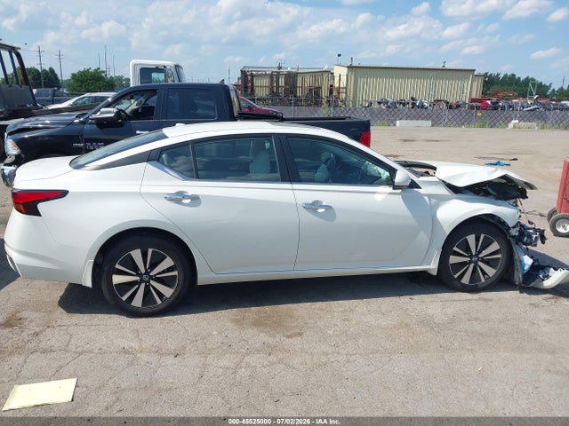 45525000 :رقم المزاد ، 1N4BL4DW2NN363910 vin ، 2022 Nissan Altima Sv Intelligent Awd مزاد بيع