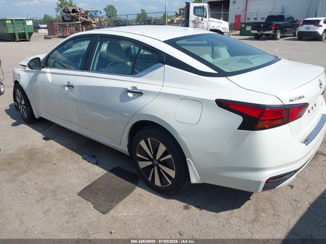 45525000 :رقم المزاد ، 1N4BL4DW2NN363910 vin ، 2022 Nissan Altima Sv Intelligent Awd مزاد بيع