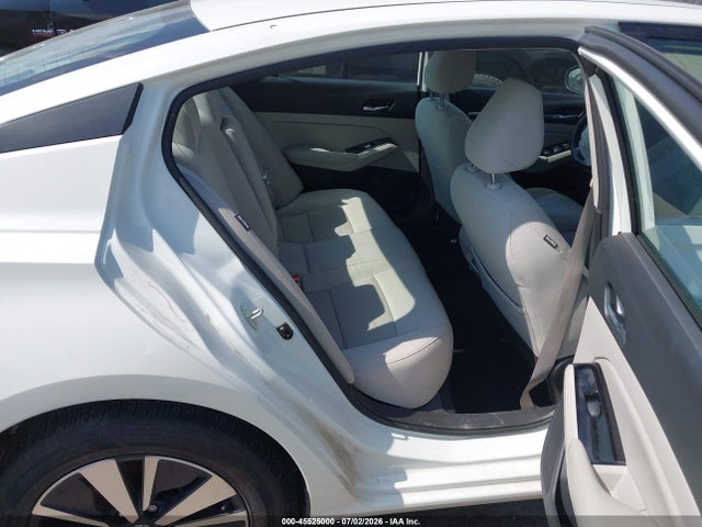 45525000 :رقم المزاد ، 1N4BL4DW2NN363910 vin ، 2022 Nissan Altima Sv Intelligent Awd مزاد بيع