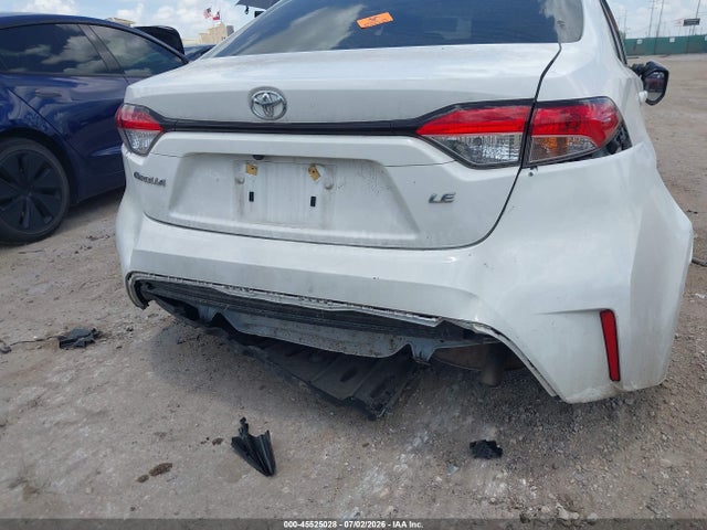 JTDEPMAE1MJ161699 Toyota COROLLA LE