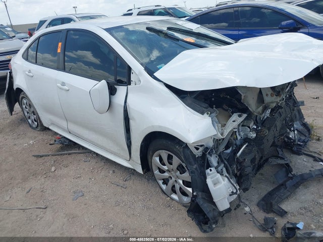 JTDEPMAE1MJ161699 Toyota COROLLA LE