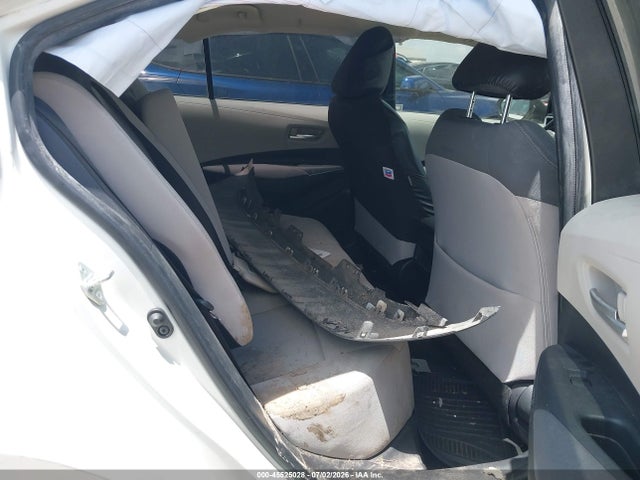 JTDEPMAE1MJ161699 Toyota COROLLA LE