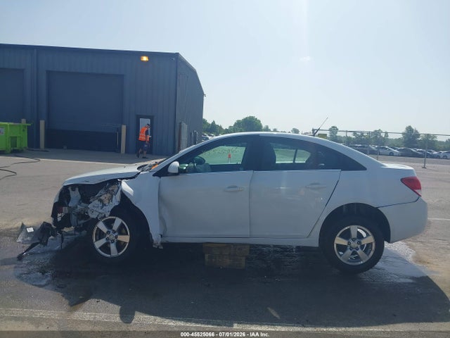 1G1PC5SB2E7118320 Chevrolet Cruze 1lt Auto