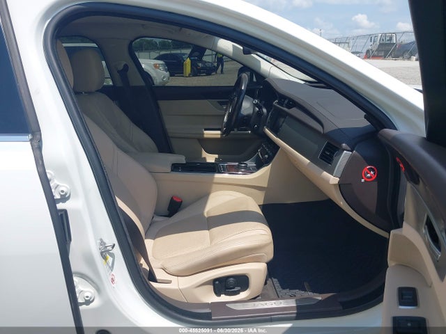 45525091 :رقم المزاد ، SAJBK4BVXHCY44125 vin ، 2017 Jaguar Xf 35t Prestige مزاد بيع