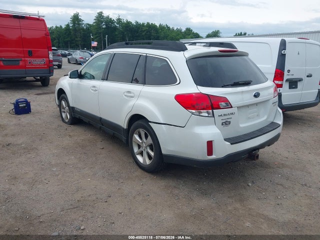 Subaru Outback 2.5i Limited 2014 4S4BRBKC9E3320906 Image 3