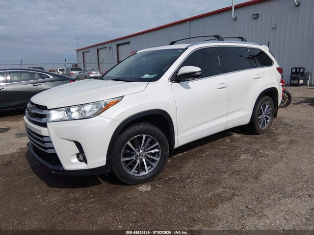 Toyota Highlander Xle 2017 5TDJZRFH6HS514410 Image 2