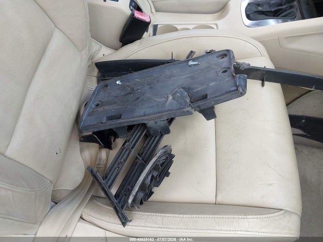 45525162 :رقم المزاد ، WVWFW8AH2EV002032 vin ، 2014 Volkswagen Eos Executive مزاد بيع