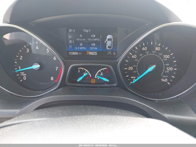 45525173 :رقم المزاد ، 1FMCU0GD6JUC68261 vin ، 2018 Ford Escape Se مزاد بيع