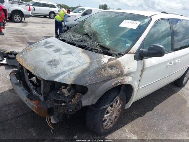 Продажа на аукционе авто 2005 Chrysler Town & Country Limited, vin: 2C8GP64L25R279397, номер лота: 45525228