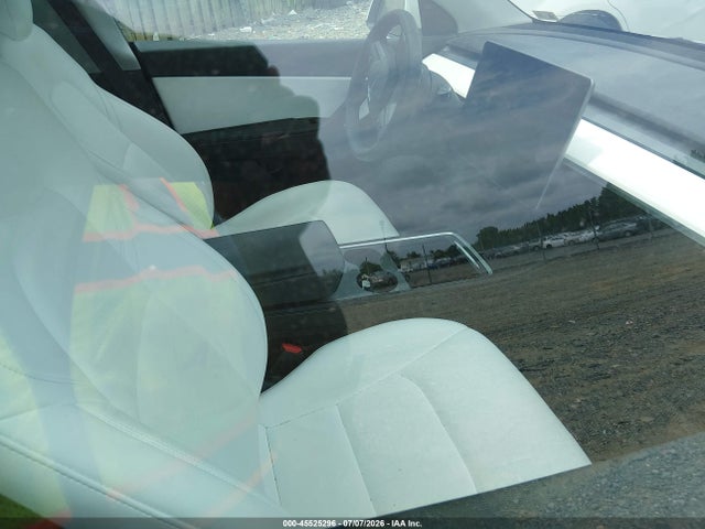 Продажа на аукционе авто 2022 Tesla Model Y Long Range Dual Motor All-wheel Drive, vin: 7SAYGAEE7NF382564, номер лота: 45525296