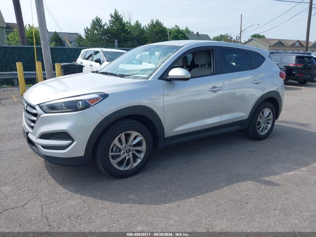 Hyundai TUCSON SE 2018 KM8J23A44JU655785 Image 2