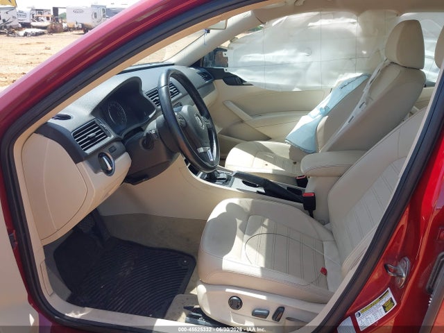2015 Volkswagen Passat 1.8t Se მანქანა იყიდება აუქციონზე, vin: 1VWBS7A3XFC009782, აუქციონის ნომერი: 45525332