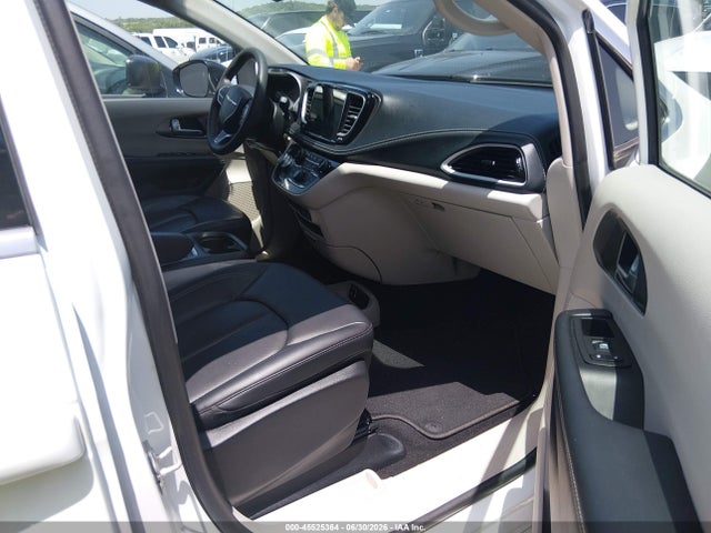 2C4RC1BG8RR112725 Chrysler Pacifica Touring L