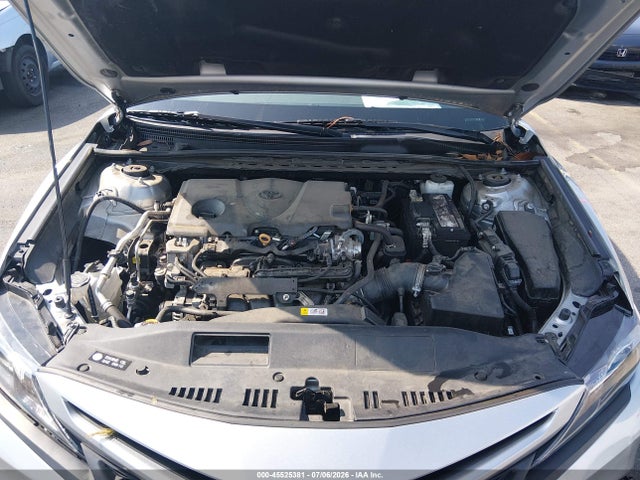 45525381 :رقم المزاد ، 4T1G11AK5NU044007 vin ، 2022 Toyota Camry Se مزاد بيع