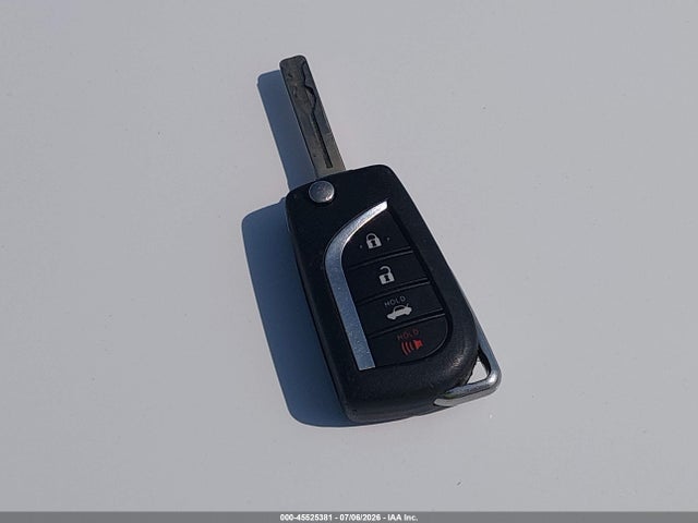 45525381 :رقم المزاد ، 4T1G11AK5NU044007 vin ، 2022 Toyota Camry Se مزاد بيع