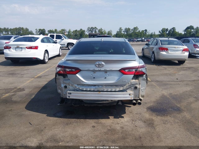 45525381 :رقم المزاد ، 4T1G11AK5NU044007 vin ، 2022 Toyota Camry Se مزاد بيع