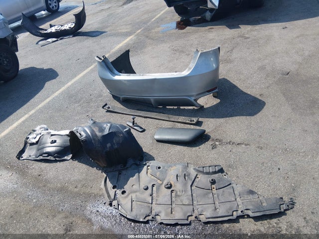 45525381 :رقم المزاد ، 4T1G11AK5NU044007 vin ، 2022 Toyota Camry Se مزاد بيع