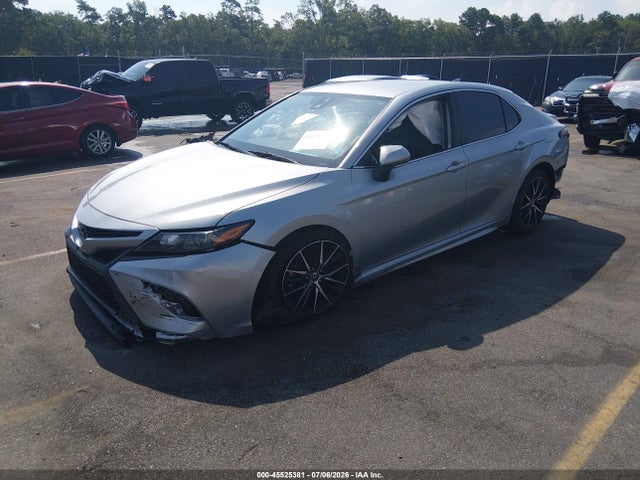 45525381 :رقم المزاد ، 4T1G11AK5NU044007 vin ، 2022 Toyota Camry Se مزاد بيع