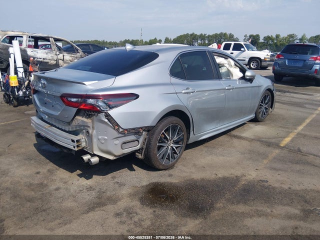 45525381 :رقم المزاد ، 4T1G11AK5NU044007 vin ، 2022 Toyota Camry Se مزاد بيع