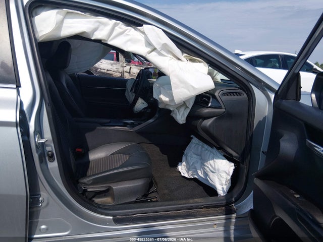 45525381 :رقم المزاد ، 4T1G11AK5NU044007 vin ، 2022 Toyota Camry Se مزاد بيع