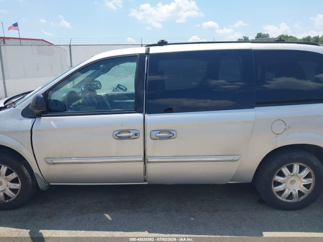 2006 Chrysler Town & Country Touring მანქანა იყიდება აუქციონზე, vin: 2A4GP54LX6R894352, აუქციონის ნომერი: 45525382