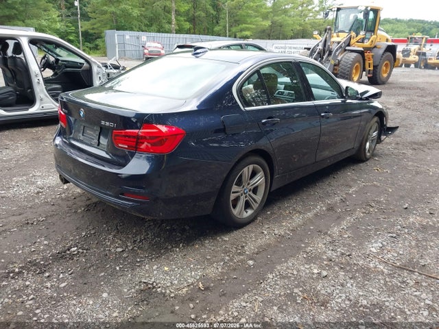 2017 Bmw 330i Xdrive მანქანა იყიდება აუქციონზე, vin: WBA8D9G50HNU60154, აუქციონის ნომერი: 45525593