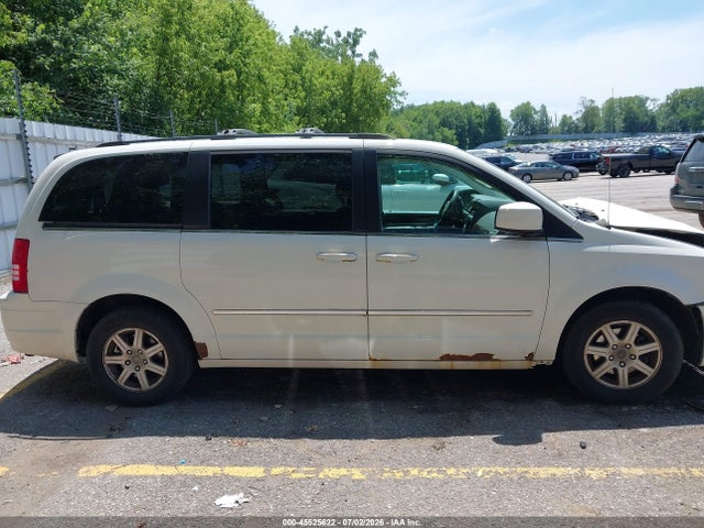 2010 Chrysler Town & Country Touring მანქანა იყიდება აუქციონზე, vin: 2A4RR5D13AR133933, აუქციონის ნომერი: 45525622