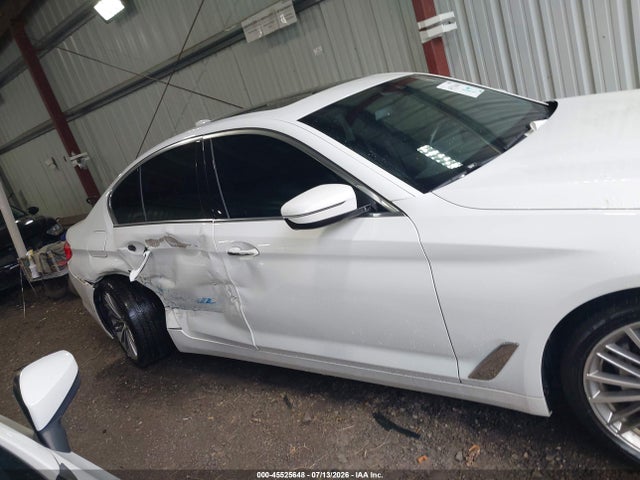 2018 Bmw 530i Xdrive მანქანა იყიდება აუქციონზე, vin: WBAJA7C5XJWC75875, აუქციონის ნომერი: 45525648