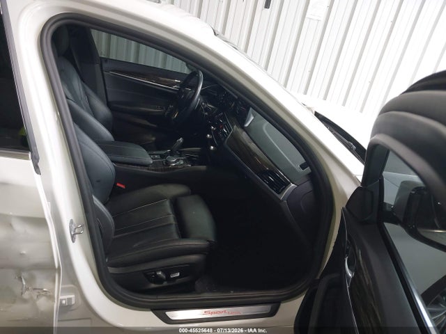 2018 Bmw 530i Xdrive მანქანა იყიდება აუქციონზე, vin: WBAJA7C5XJWC75875, აუქციონის ნომერი: 45525648