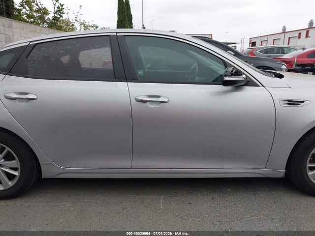 KIA Optima Lx 2016 KNAGT4L30G5111452 Image 12