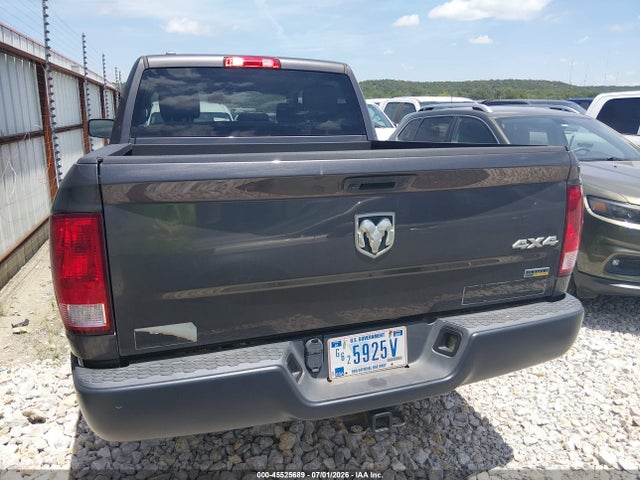 1C6RR7KG7KS548480 RAM 1500 Classic Tradesman 4x4 5&#039;7 Box