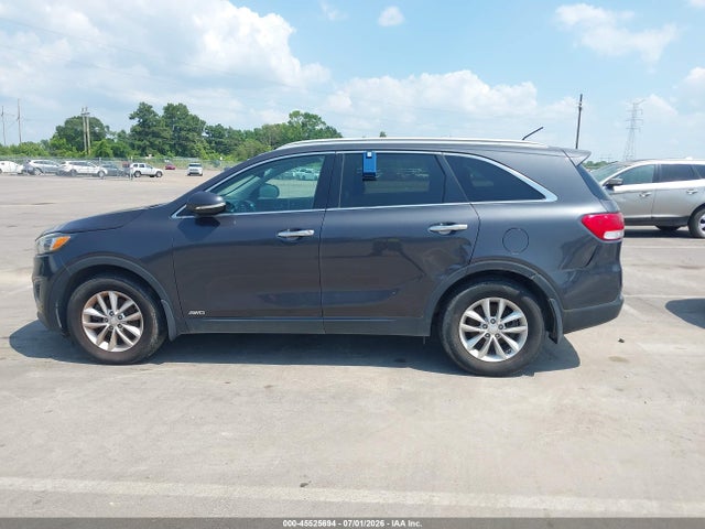45525694 :رقم المزاد ، 5XYPGDA31HG275604 vin ، 2017 Kia Sorento 2.4l Lx مزاد بيع