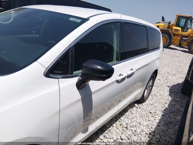 Chrysler Pacifica Touring L 2024 2C4RC1BG8RR112658 Image 14