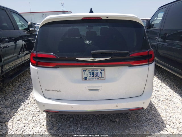 Chrysler Pacifica Touring L 2024 2C4RC1BG8RR112658 Image 16