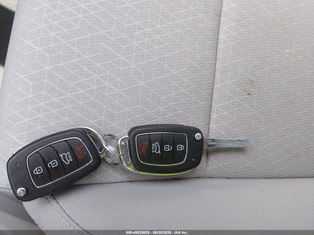 Hyundai TUCSON SE 2018 KM8J23A41JU655758 Image 11