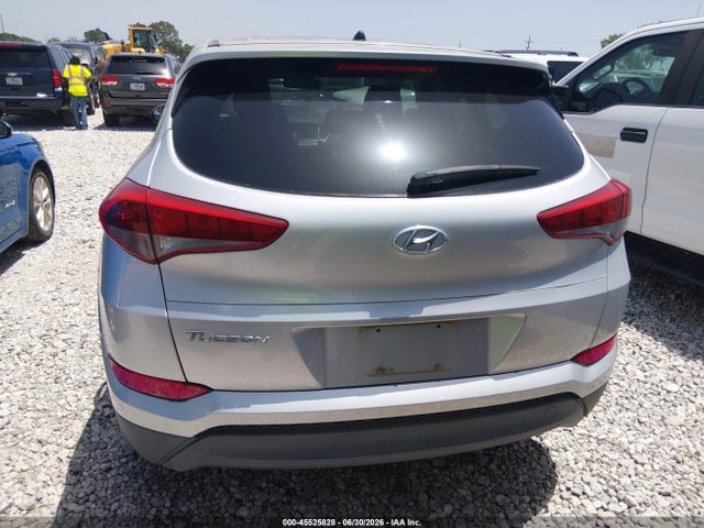 KM8J23A41JU655758 Hyundai TUCSON SE