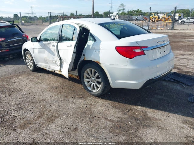 45525866 :رقم المزاد ، 1C3BC1FG6BN611185 vin ، 2011 Chrysler 200 Touring مزاد بيع
