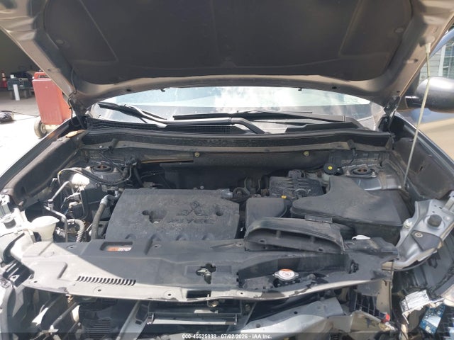 Продаж на аукціоні авто 2018 Mitsubishi Outlander Es, vin: JA4AZ2A39JZ008412, номер лоту: 45525888