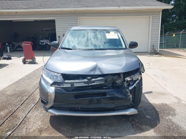 Продаж на аукціоні авто 2018 Mitsubishi Outlander Es, vin: JA4AZ2A39JZ008412, номер лоту: 45525888