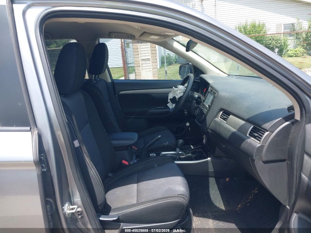 Продаж на аукціоні авто 2018 Mitsubishi Outlander Es, vin: JA4AZ2A39JZ008412, номер лоту: 45525888
