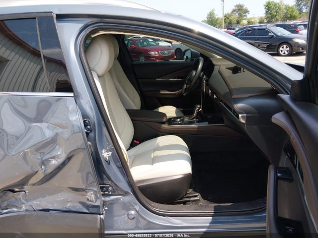 45525923 :رقم المزاد ، 3MVDMADM6MM233746 vin ، 2021 Mazda Cx-30 Premium مزاد بيع